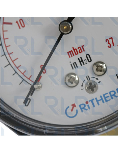 Manómetro Caja Negra 2.5", Conexión Vertical...